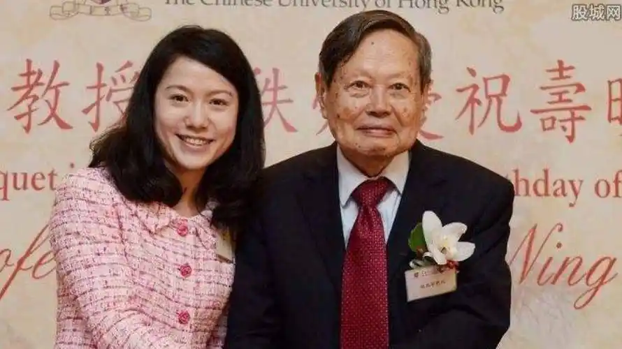 杨振宁82岁娶28岁娇妻被人非议但他创造的成就又有多少人理解