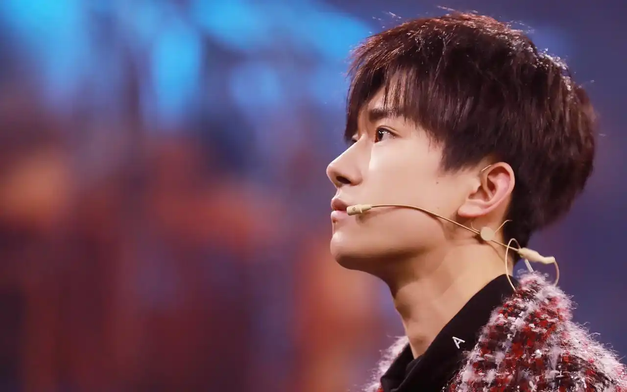 易烊千玺这就是街舞壁纸_帅气的街舞少年