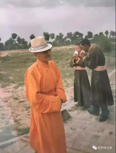 蒙古人叫做祖鲁节,是藏传佛教格鲁派创始人宗喀巴大师的诞生,转法轮