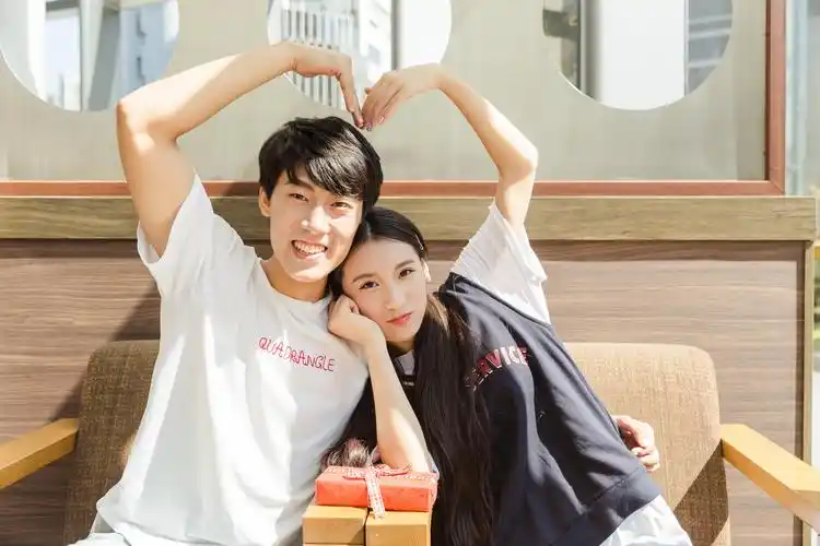 爱生活,爱打扮(www.idaban.cn),剁手礼物这样选,轻松俘获爱人心!