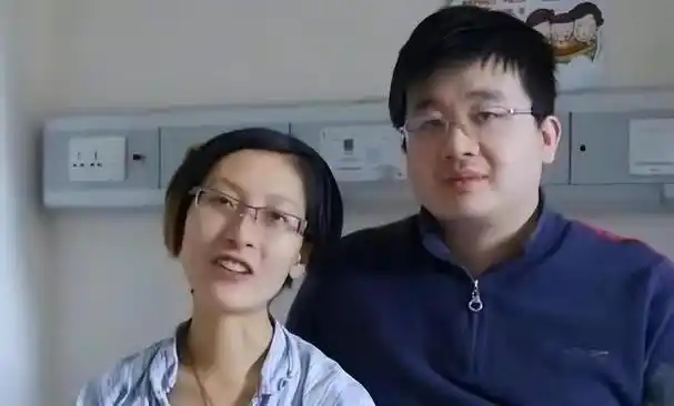 为了给张丽君治病,丈夫韩诗俊卖掉了两人的婚房,只求能多陪妻子一些