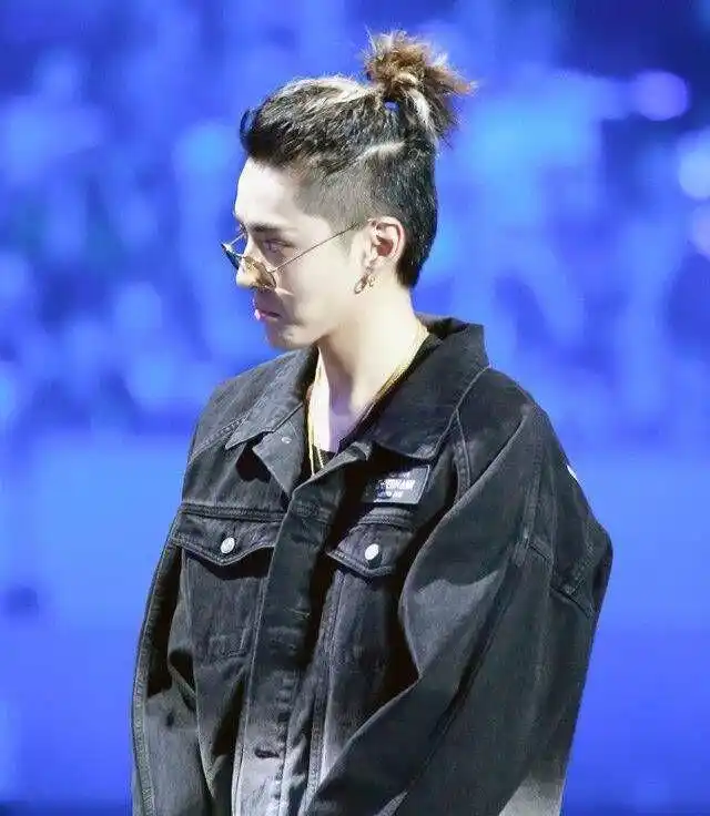 戴眼镜侧脸最帅的男星,千玺垫底,蔡徐坤第二,第一非他不可!