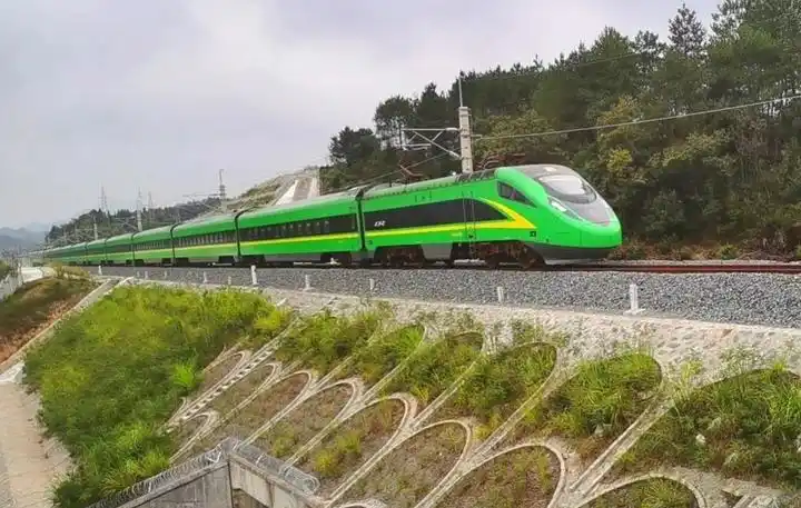 "绿巨人"来啦!浦梅铁路月底通车!