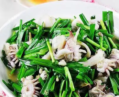 韭菜炒墨斗鱼