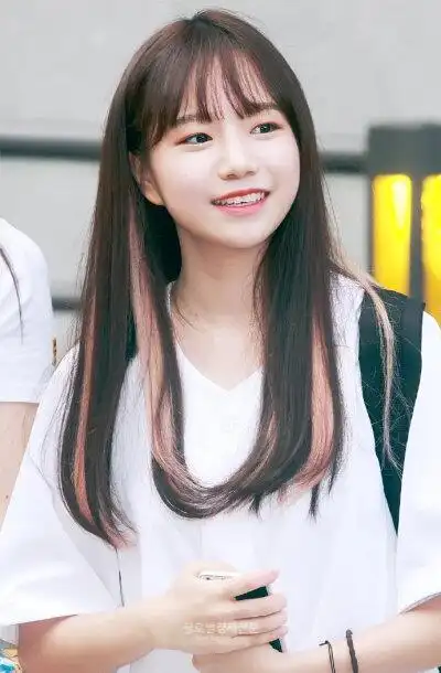 izone/曺柔理/曹柔理/肉粒/仓鼠/小理/釜山甜妹/yuri/釜山女汉子 logo