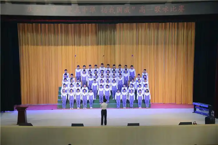 少年与儿童合唱队形的设计