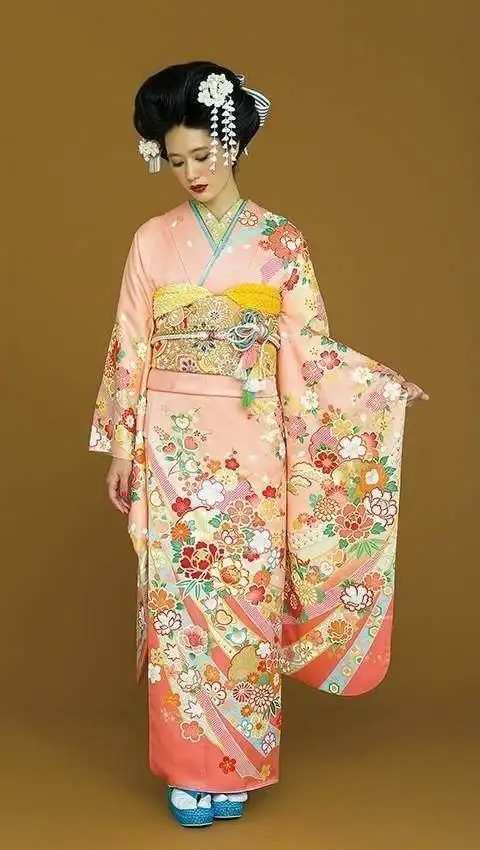 历史上日本女人穿和服是不穿内衣的背后原因让人羞于启齿