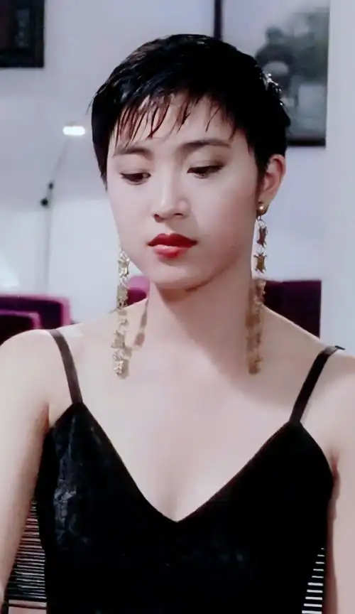 那时刘德华已经红遍半边天,陈法蓉对他非常仰慕,所以当王晶邀请她出演