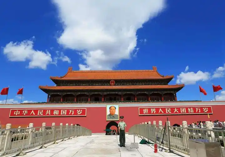 阅兵飞机一开旗