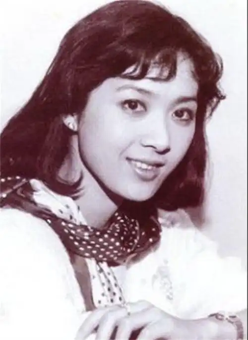 龚雪|80年代美女演员龚雪,因流氓案断送演艺生涯,远走美国后过得怎样