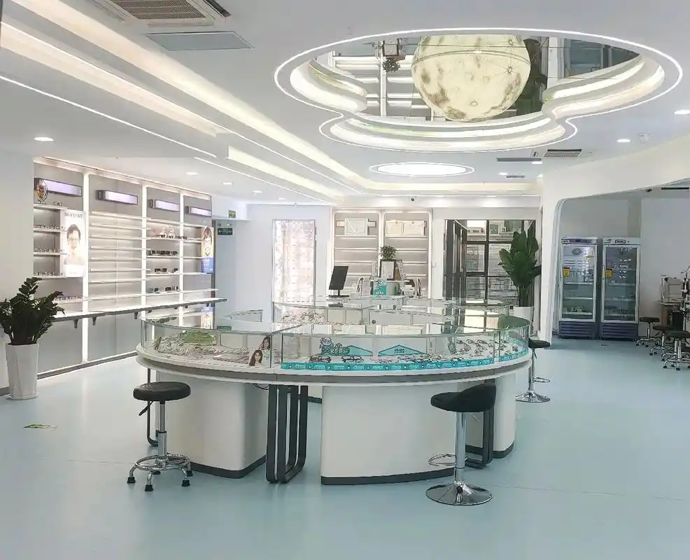 omg,称得上永远的神的一家眼镜店!#专业验光配镜 #展厅实 - 抖音