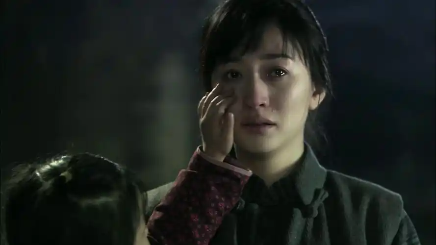 《风筝》林桃要刺杀郑耀先,潜伏山城,为何为他生女儿又自杀毁容