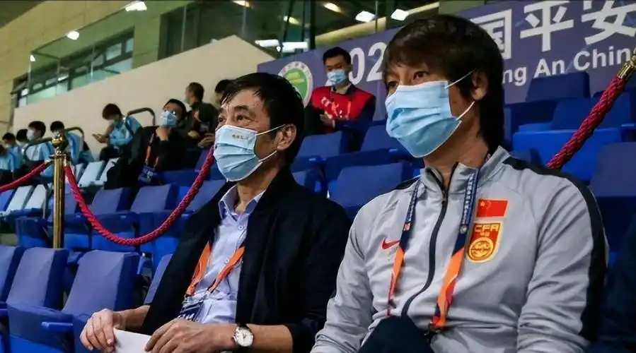 6次举牌怒赚59万人民币_中国_执法_李铁