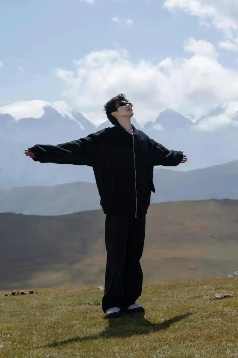 白敬亭壁纸神图!原图直接拿! 白敬亭壁纸!