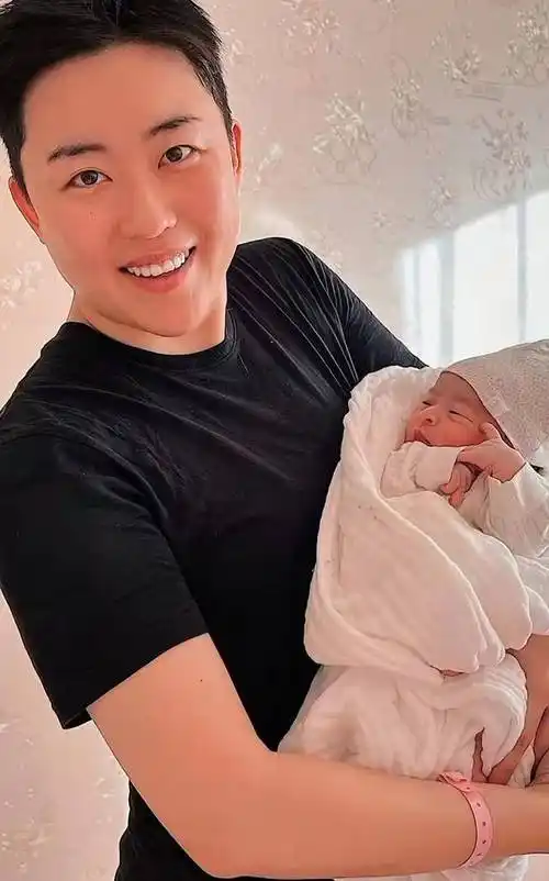 原创叶海洋买精子生二胎精子来自常青藤名校男人网友想生二胎了