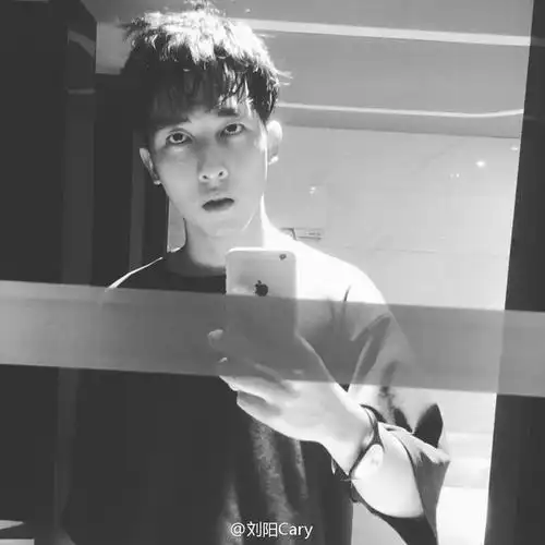 千万粉网红阿沁被出轨刘阳摸她身体就像摸自己