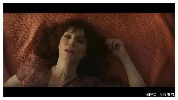 "美版柳岩"的3部大尺度作品分享,女主身材好过卡戴珊