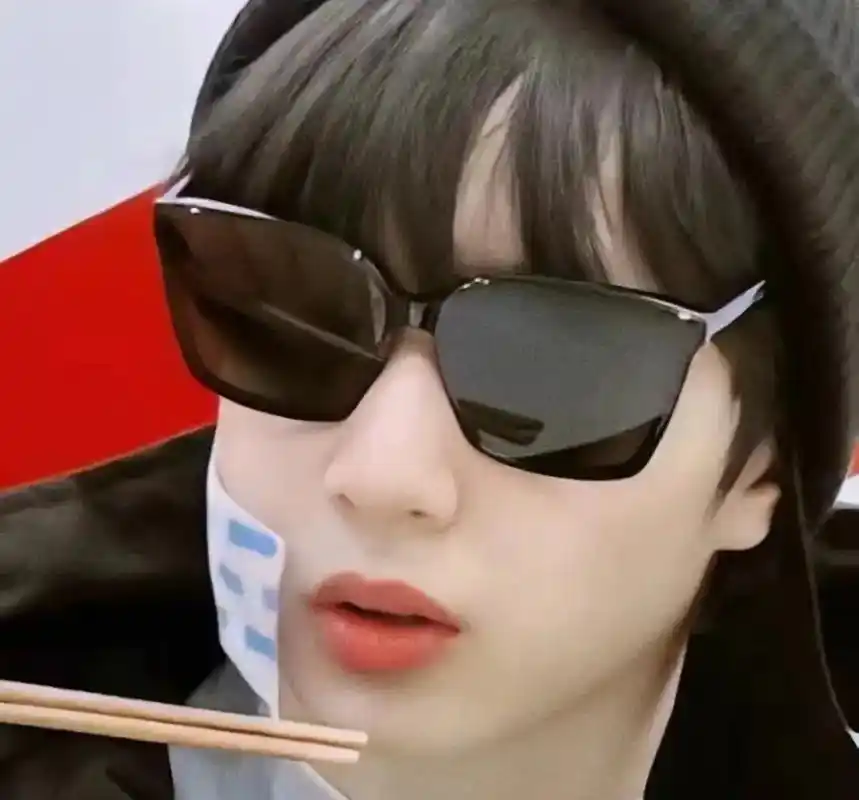 刘耀文 拔完智齿脸肿成馒头的臭屁文还是很可爱的,认真起来也 - 兑趑