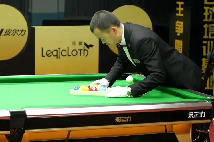 lcba华北球王争霸:李贺15:13抓住最后的救民稻草 王迪憾负无缘决赛!