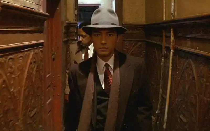 【尊龙走t台】电影《龙年》里泰久义亲自下基层送温暖_哔哩哔哩_bili