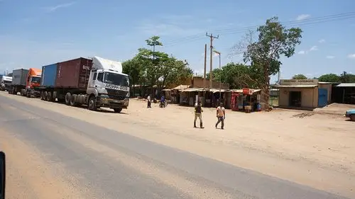 陈甫穿越历史走向未来的肯尼亚蒙内铁路