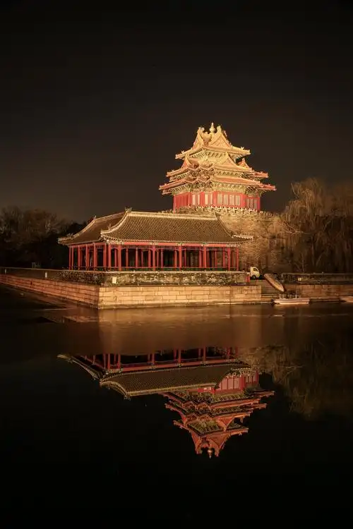 北京辛丑牛年的夜晚~北海公园,角楼夜景