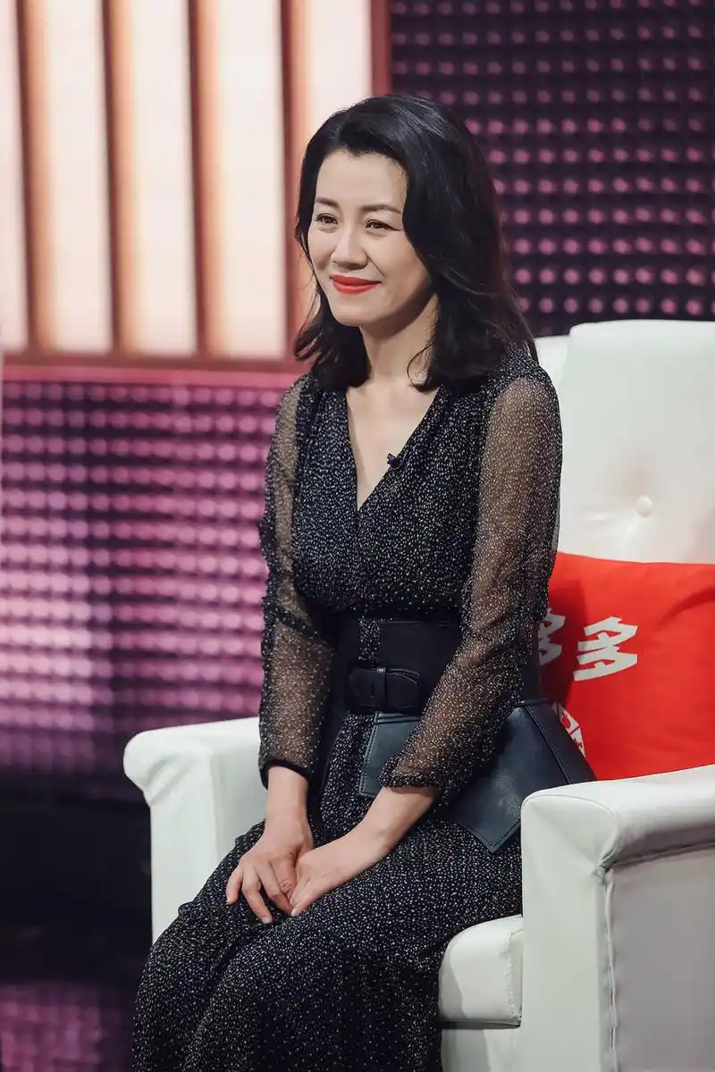 原创德华姑姑刘琳真美粉紫色长裙尽显高雅贵气真正的时光美人