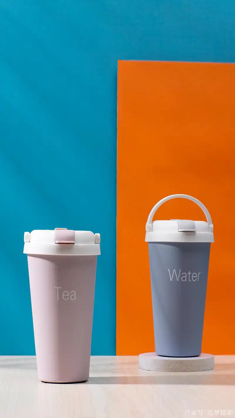 静物摄影:奶茶杯子