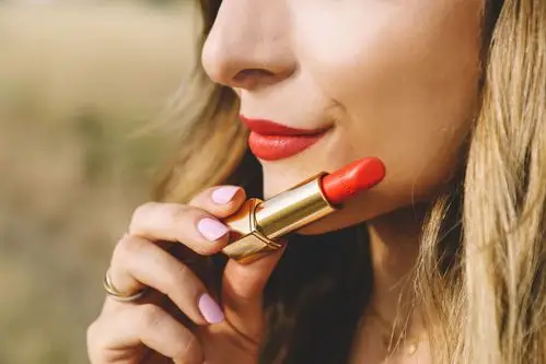 秋冬口红搞事情,妖艳俘获女人心