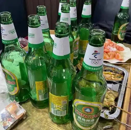 父亲请朋友到家里喝酒两个女儿遭到强奸事后竟然主动邀约