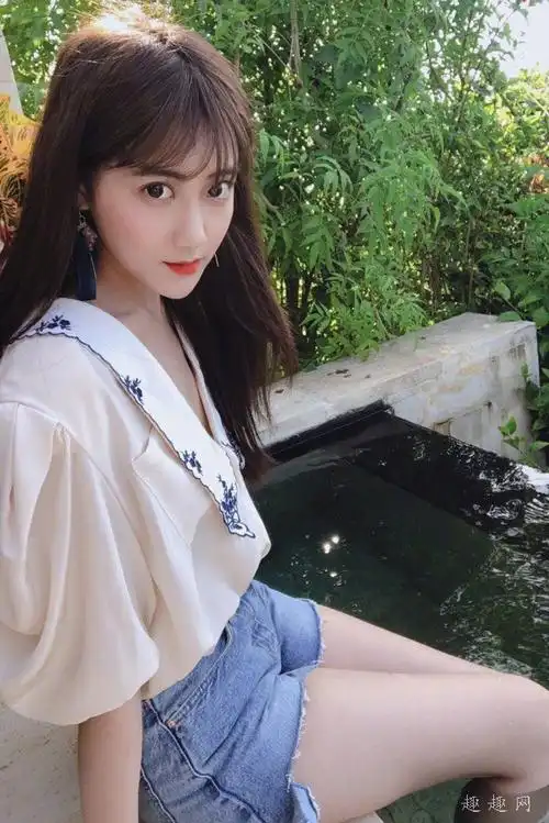 李艺彤最美照片李艺彤生活照