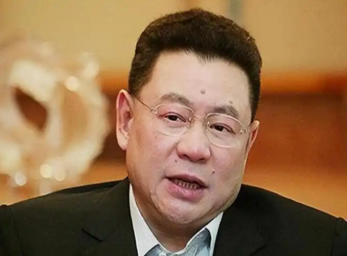 一,刘銮雄的个人经历