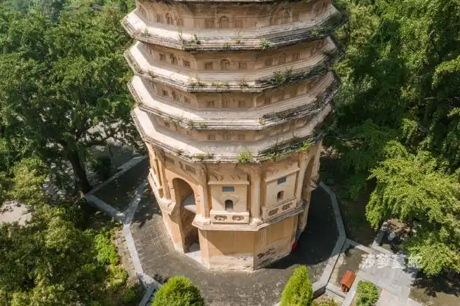 航拍#位于河南省郑州市登封市嵩阳街道太室山南麓嵩阳景区嵩岳寺内