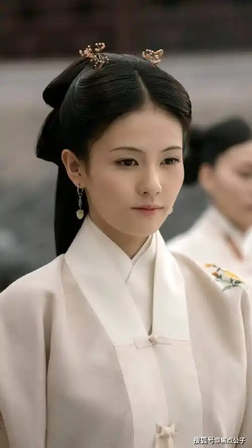 四大美女or四大普女?刘亦菲,赵丽颖vs杨紫,白鹿,杨幂不配吗?