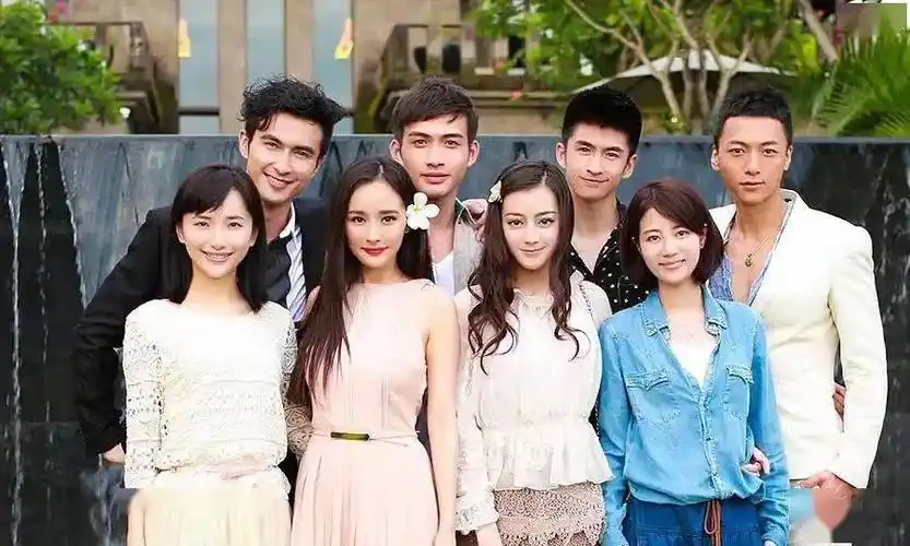 除了自身的演艺活动,她无形中担负起培养公司旗下艺人的工作,杨幂主演