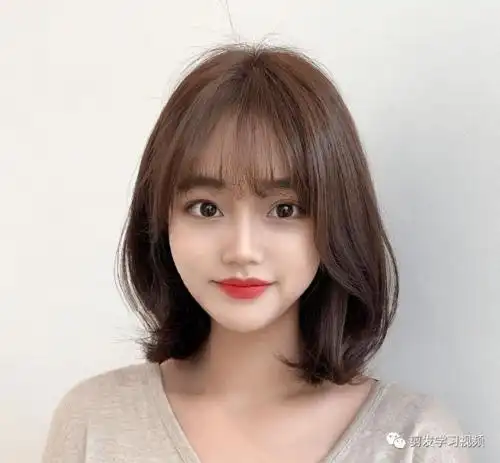 这款锁骨烫发型也太美了吧