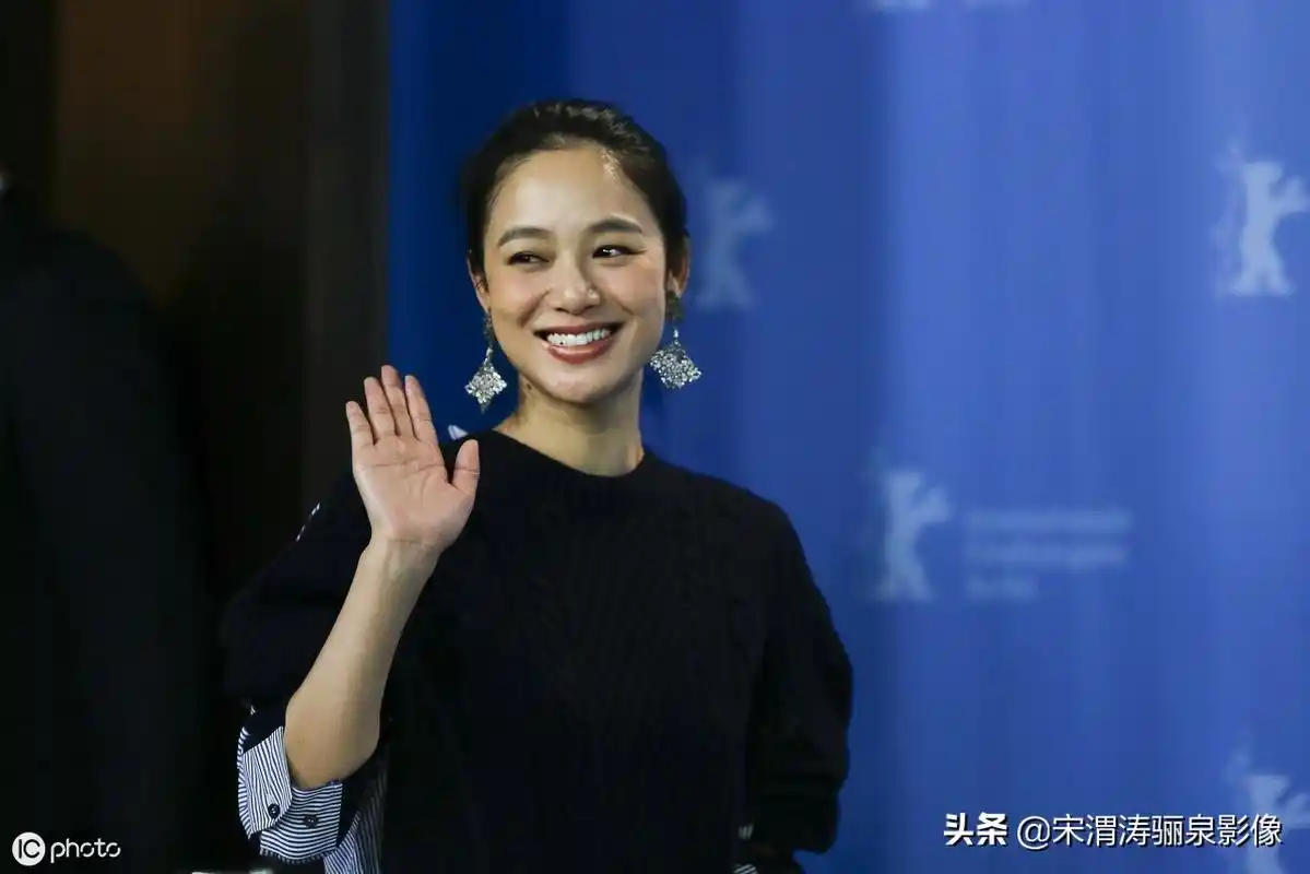 了温州小姐选美比赛并获得冠军,但周韵并没有想着要去报考艺术院校