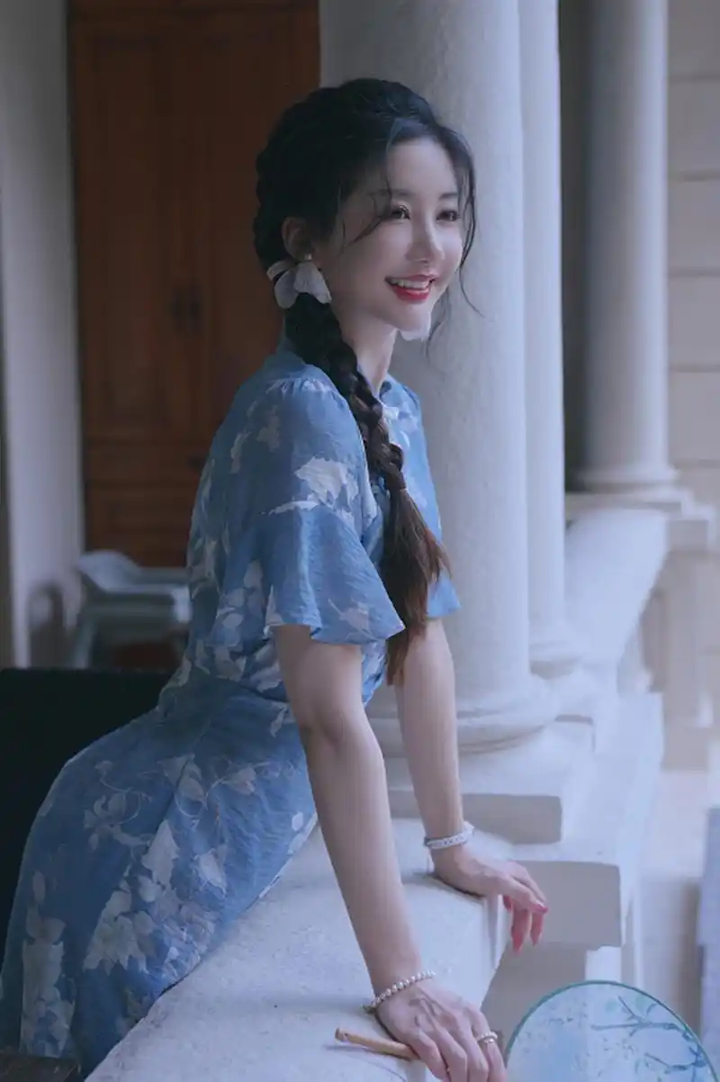 陈欣予的中式造型,妆容还是很不错的,喜欢.