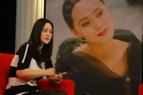 27日追悼会在八宝山举行,张学津与前妻宋佳的女儿张楚楚也现身