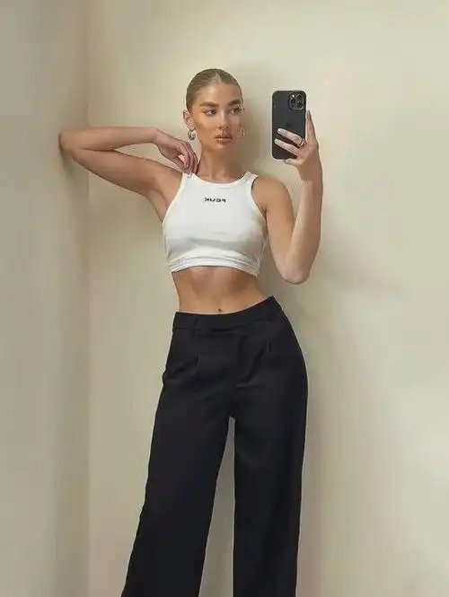 熟知的vava,七哥女友tey还有88rising的成员niki都是标准的abg辣妹