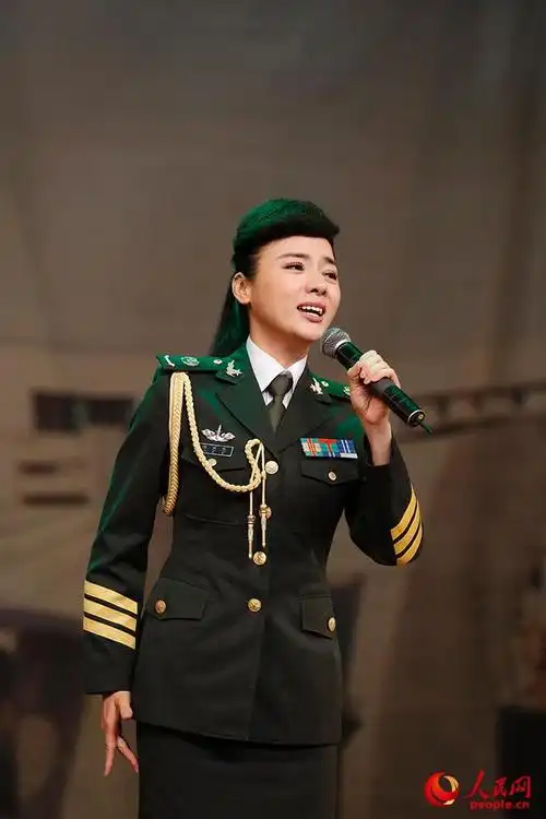 火箭军文工团在火箭军指挥学院举行慰问演出(图)【4】--军事--人民网