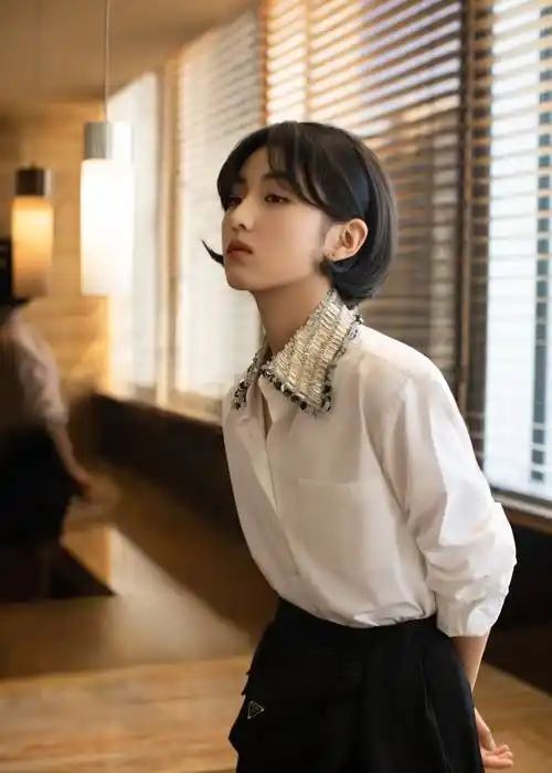 张子枫我喜欢通过镜头记录情感丨2021娱乐年度人物