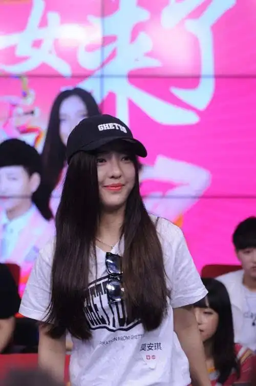 《中国新歌声》的参赛选手莫安琪遭到导师疯抢的原因是什么?