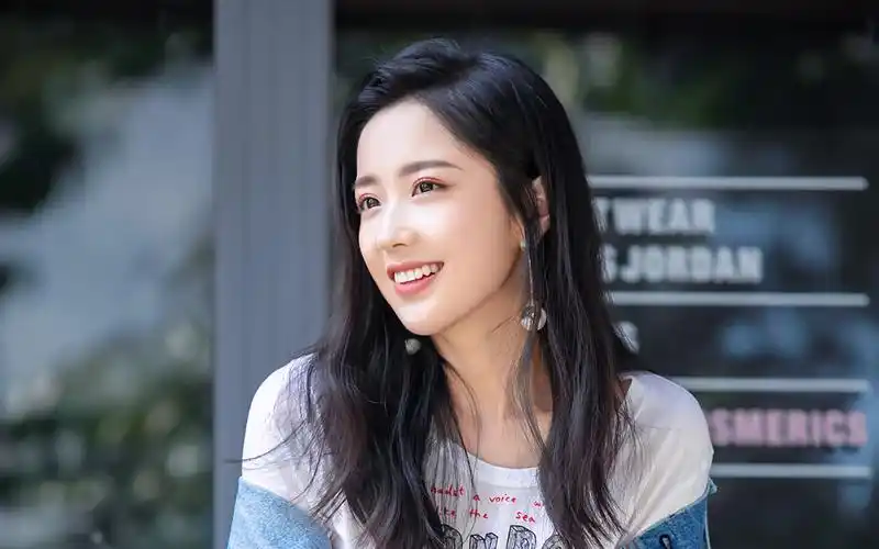 硬糖少女王艺瑾