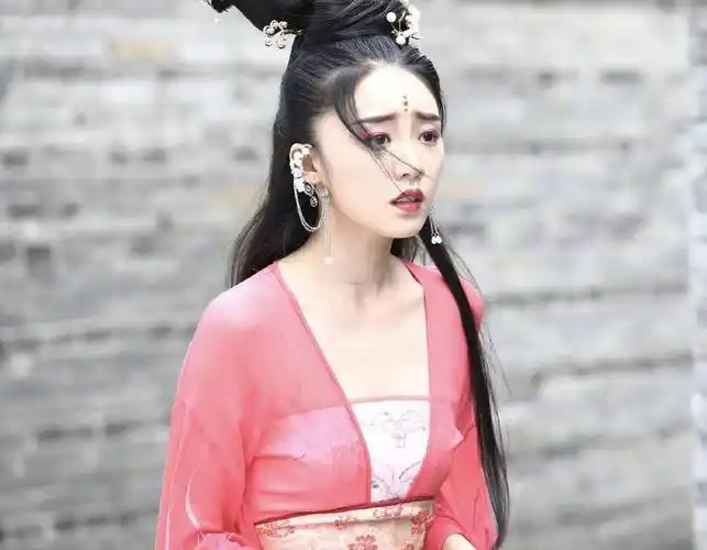 用微信扫描二维码 分享至好友和朋友圈 由张月,黄宥天,李欣泽,傅杨杨