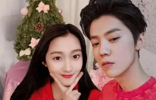 关晓彤卡点为鹿晗庆生,七年下来攻守易势,鹿晗粉丝从脱粉到催婚