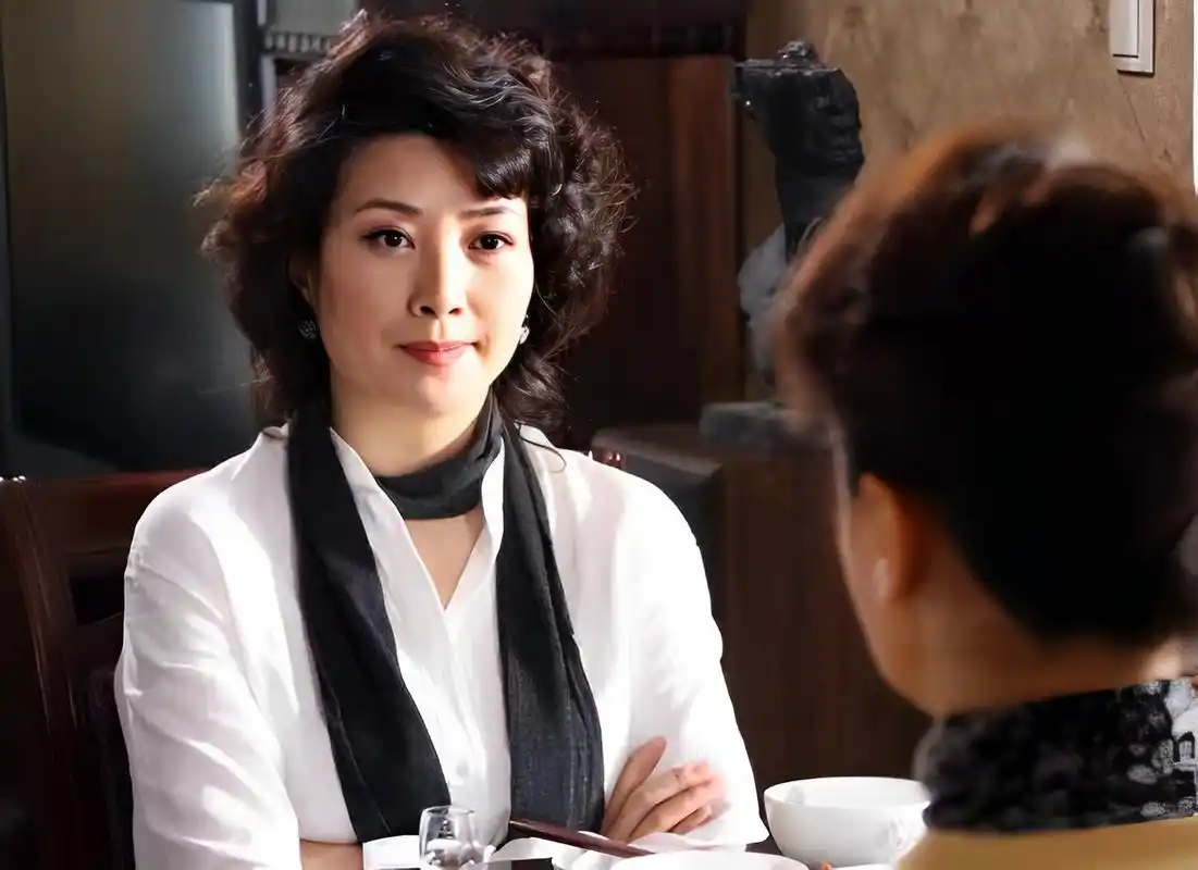 她的性格太过沉静,所以即便在娱乐圈里奋斗了35年,也依旧没有引起