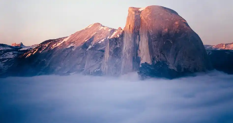 高山上的云海唯美风景电脑壁纸下载