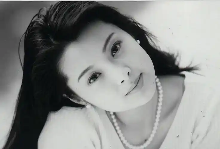 袁立的悲哀:与富豪同居12年不结婚,今3婚嫁诗人50岁无儿无女_徐峥