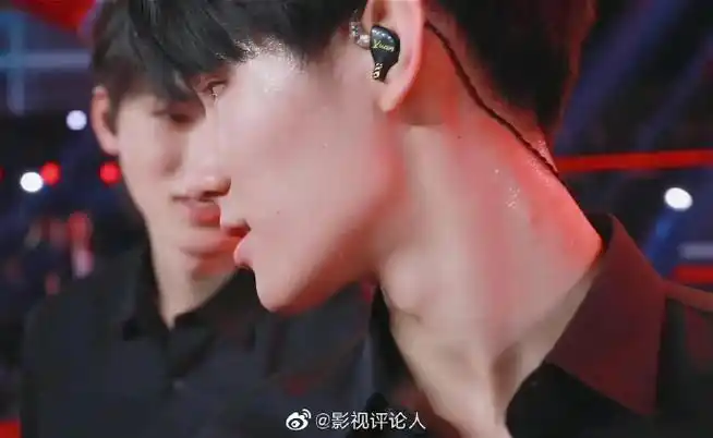 张真源这个双喉结真的很苏01直女天菜张真源我真的说不累09@时代